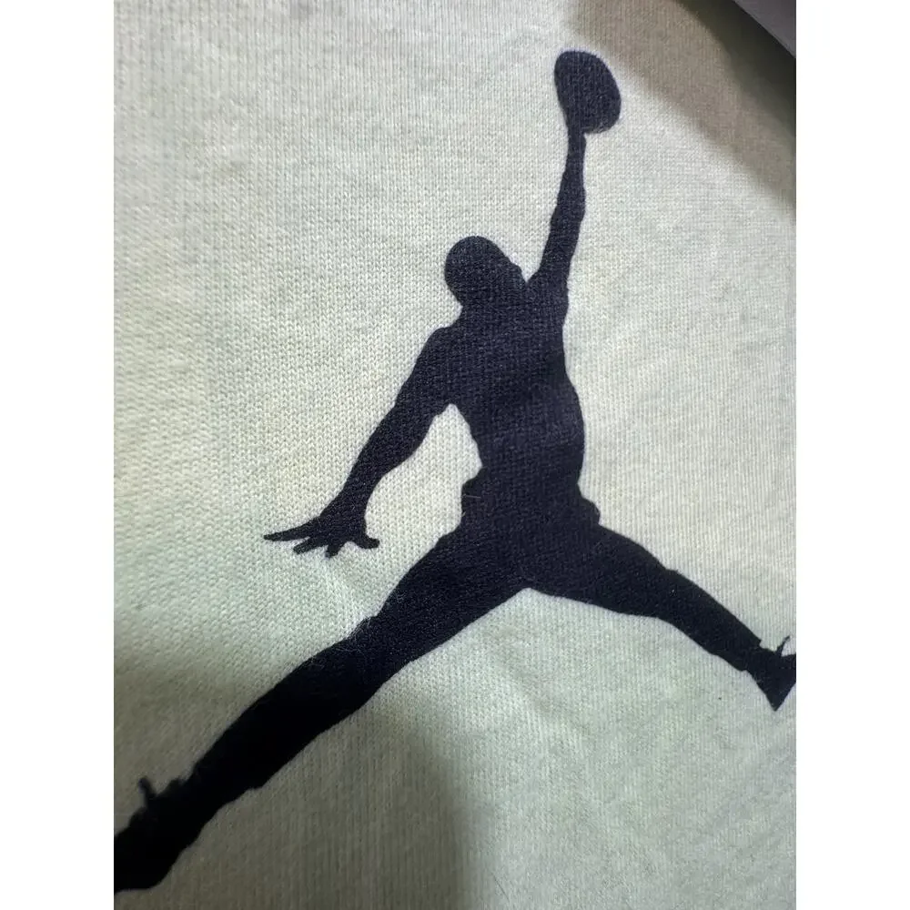 Jordan color yelloe